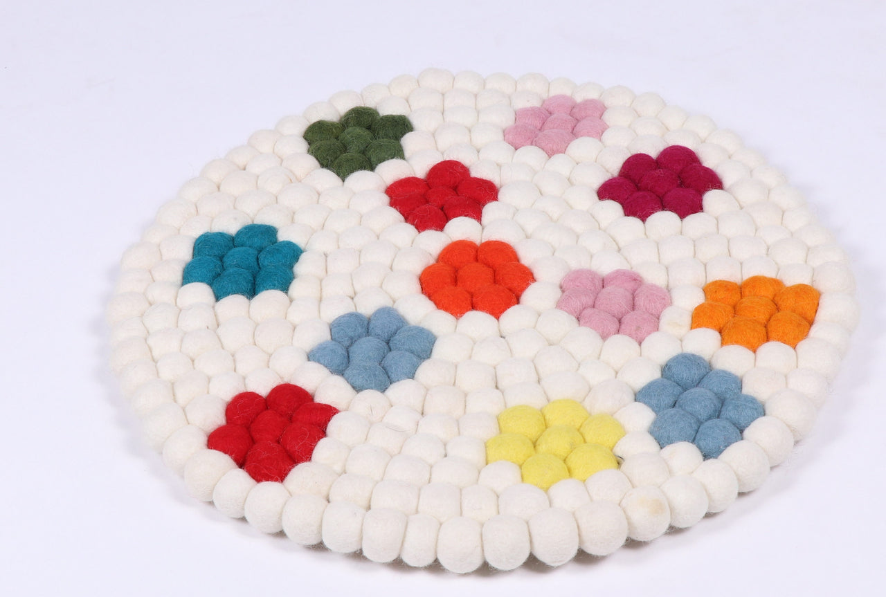 Buy 0.38 (1 cm) felt balls - Handmade Felt Balls In 60 Colors. – Felt Ball  Rug USA